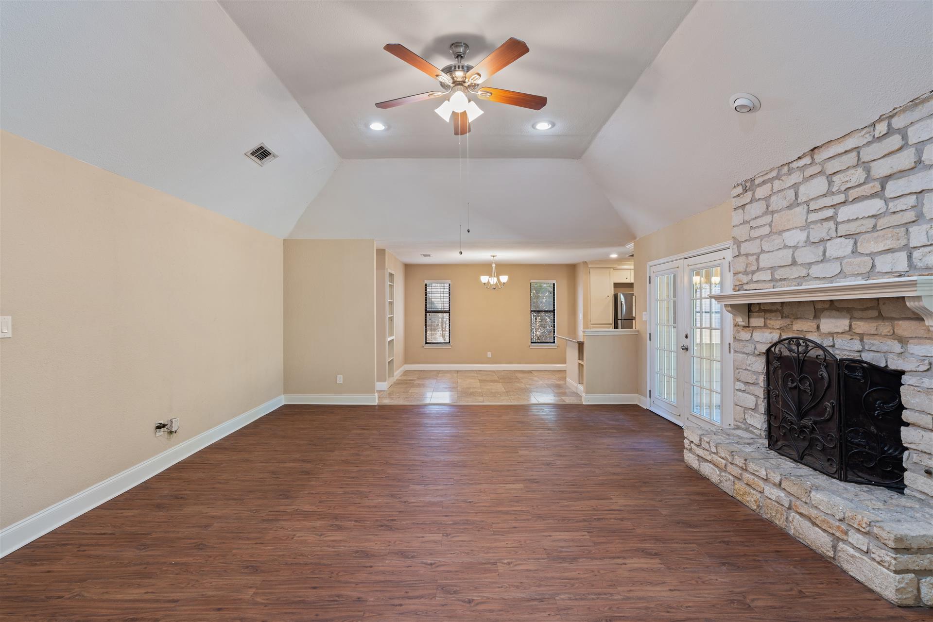 4906 Tannehill Ln Property Photo 5