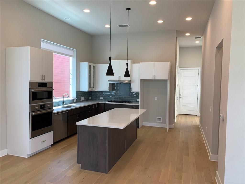 6104 Florencia Ln Property Photo 3
