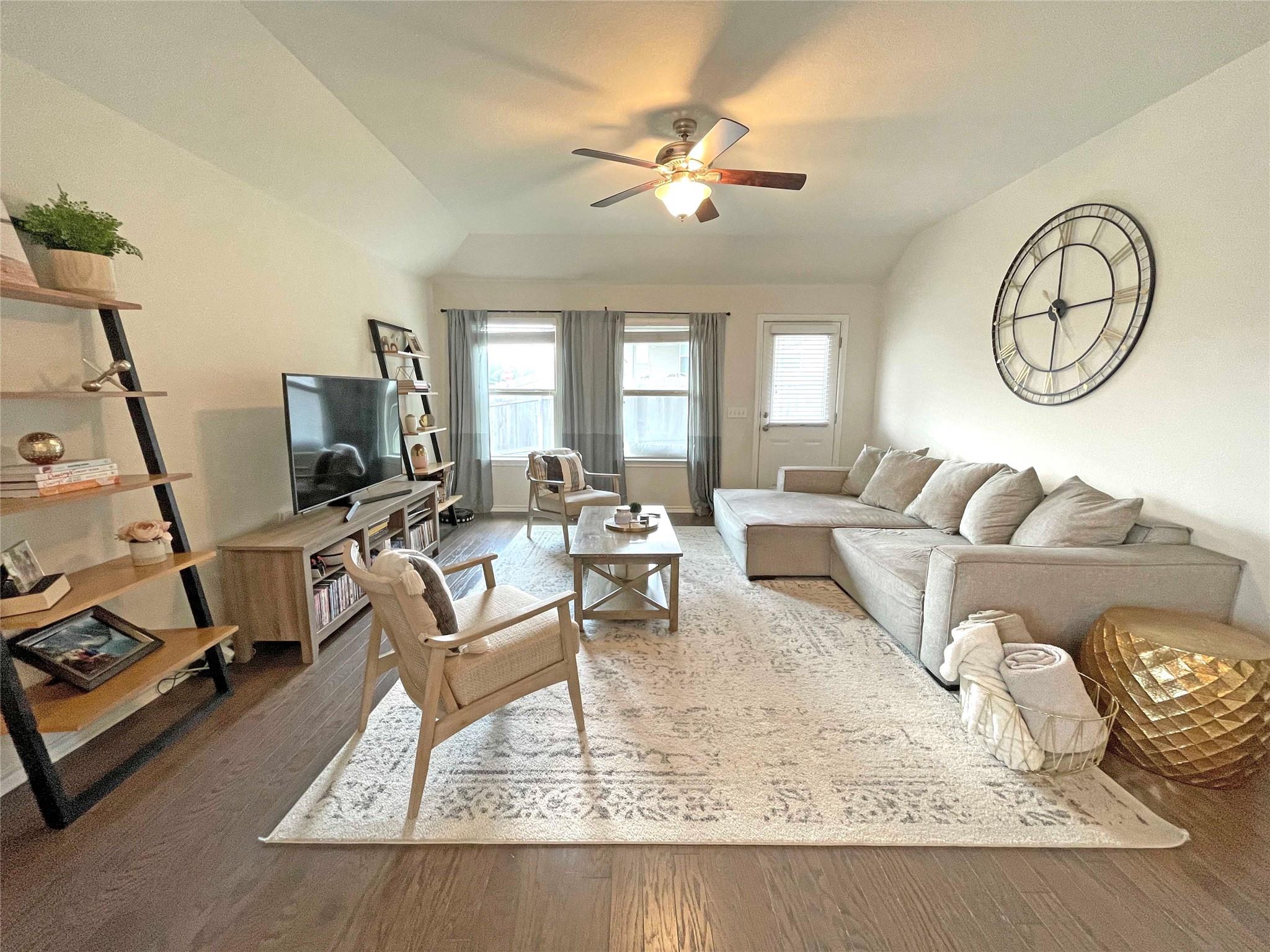 13313 Henneman Dr Property Photo 6