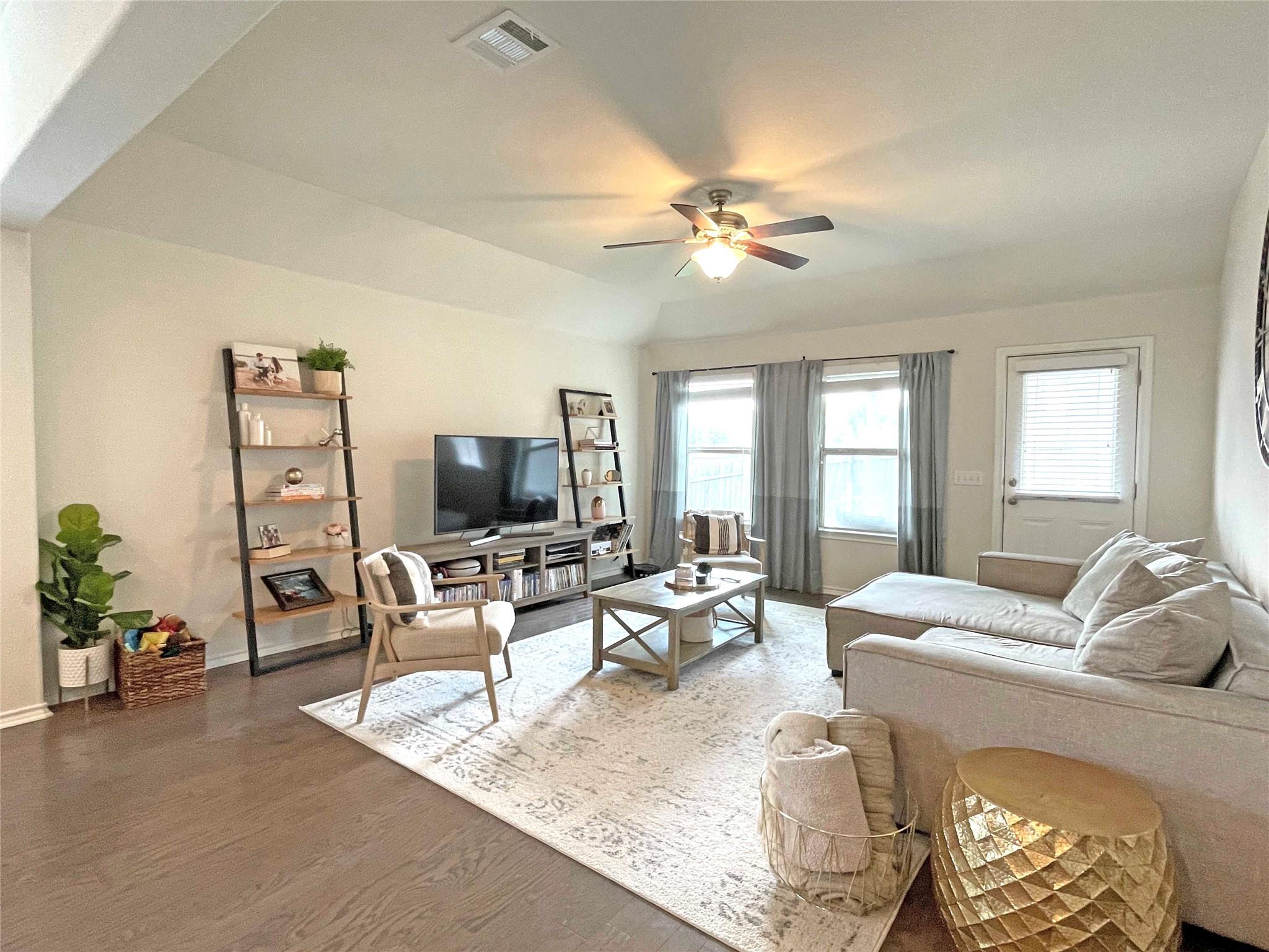 13313 Henneman Dr Property Photo 10