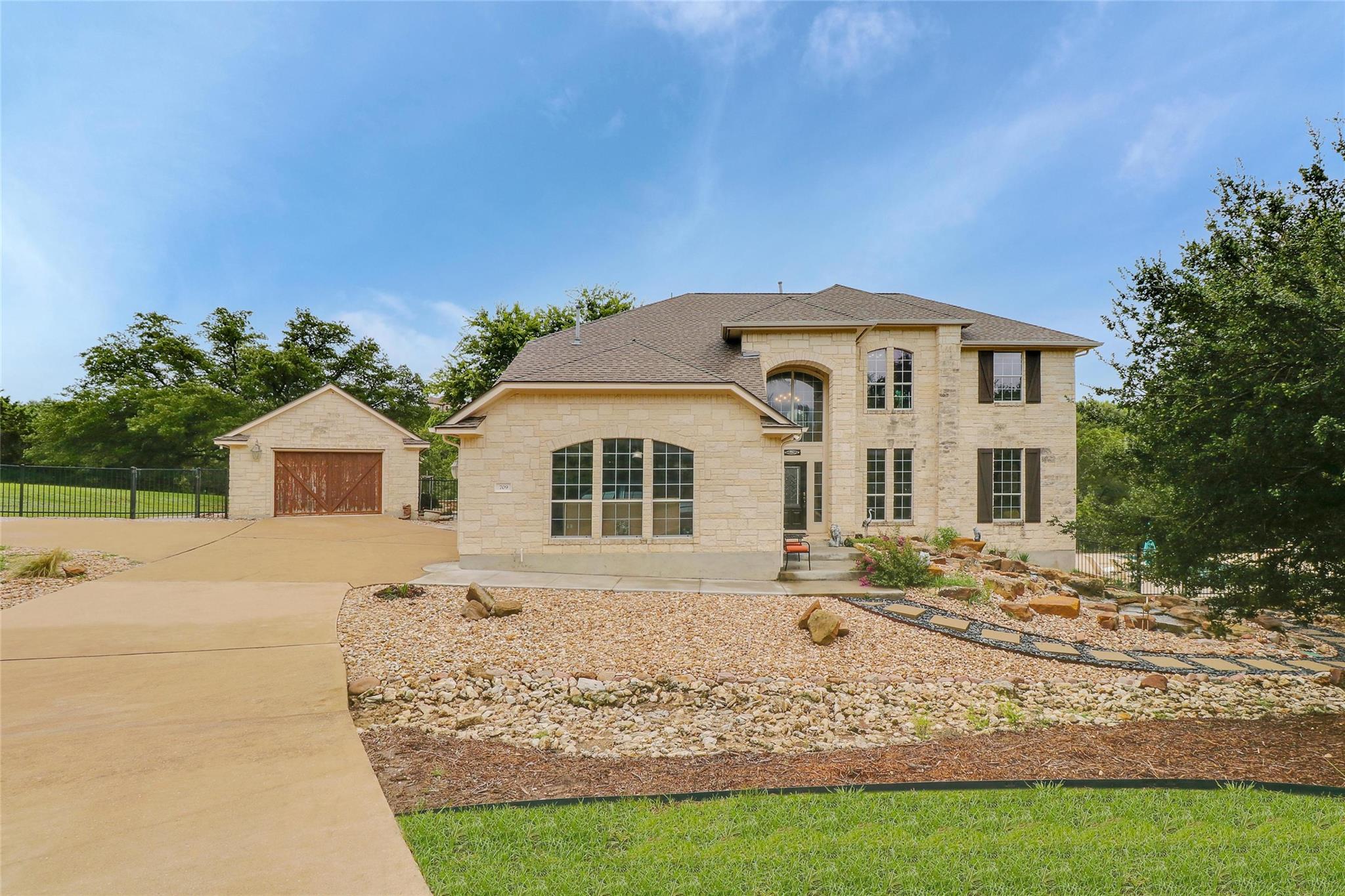 709 Timarron Property Photo 4