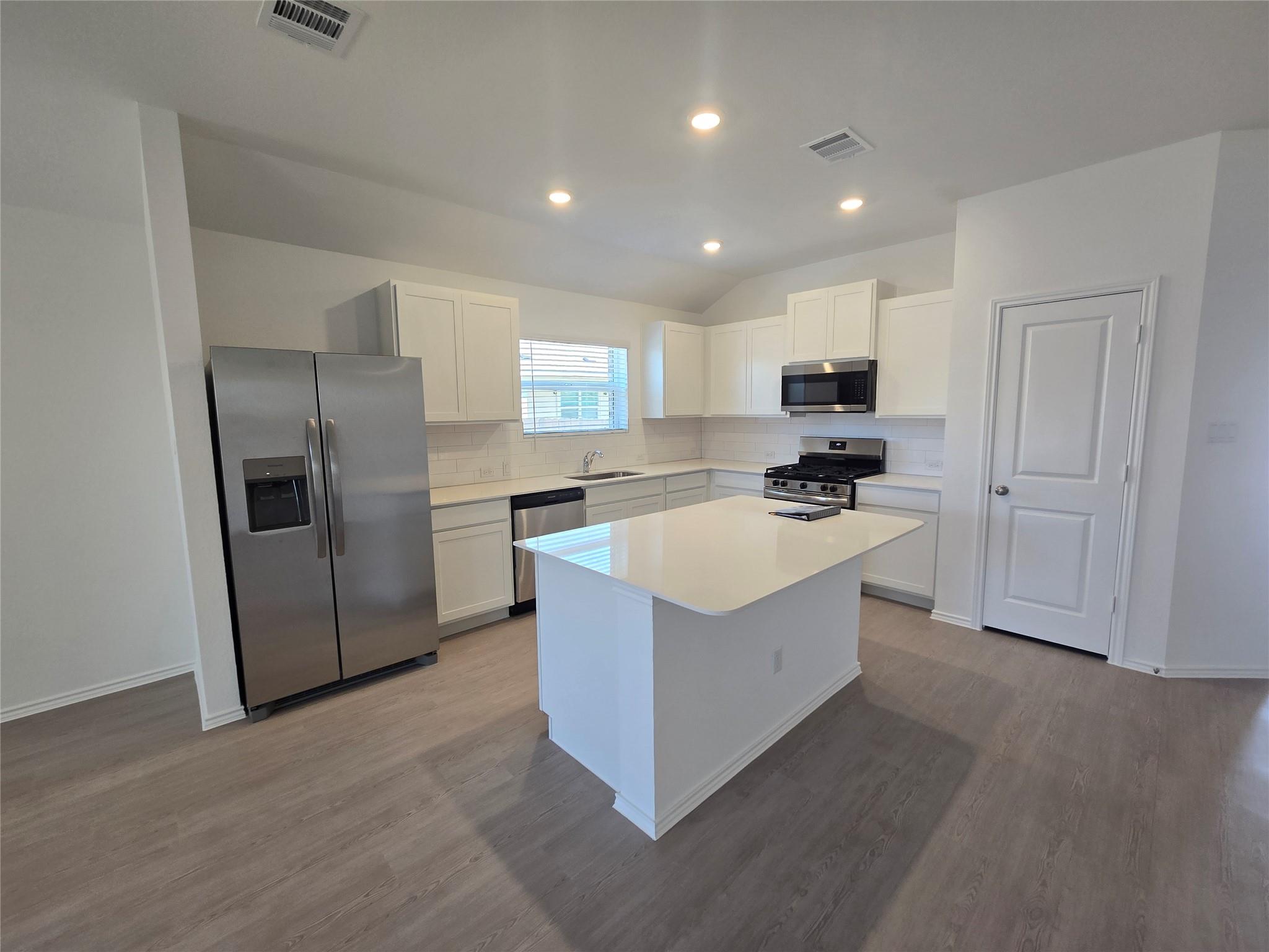 1609 Boggy Creek Ranch Rd Property Photo 10