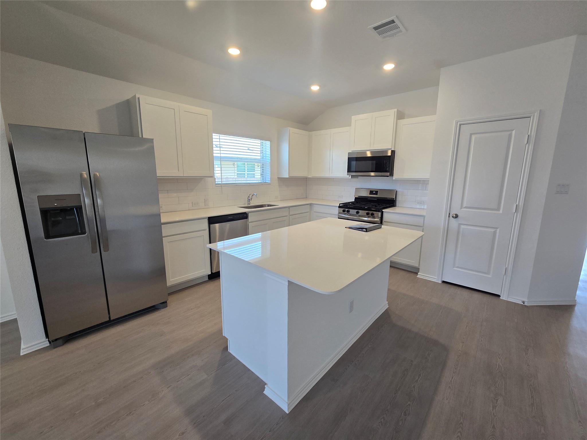 1609 Boggy Creek Ranch Rd Property Photo 12