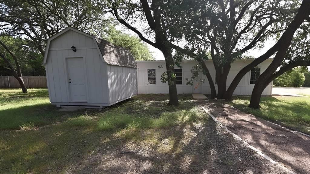 1400 Spivey Rd Property Photo 5