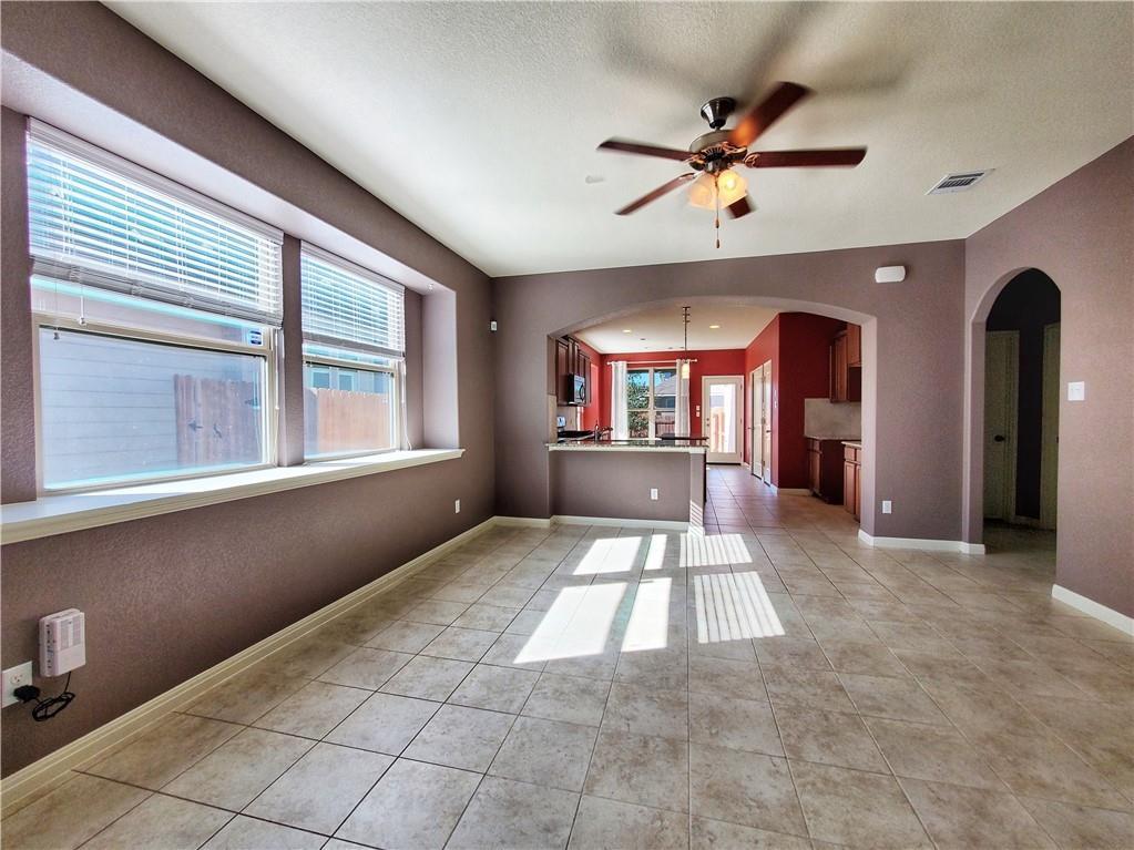 405 S Brook Dr Property Photo 4