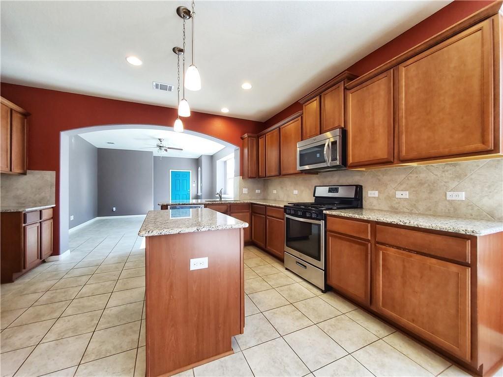 405 S Brook Dr Property Photo 6