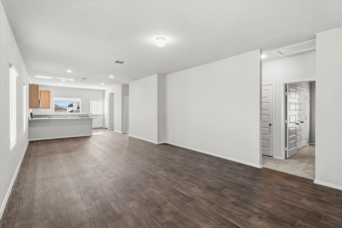 2609 Derwent Dr Property Photo 8