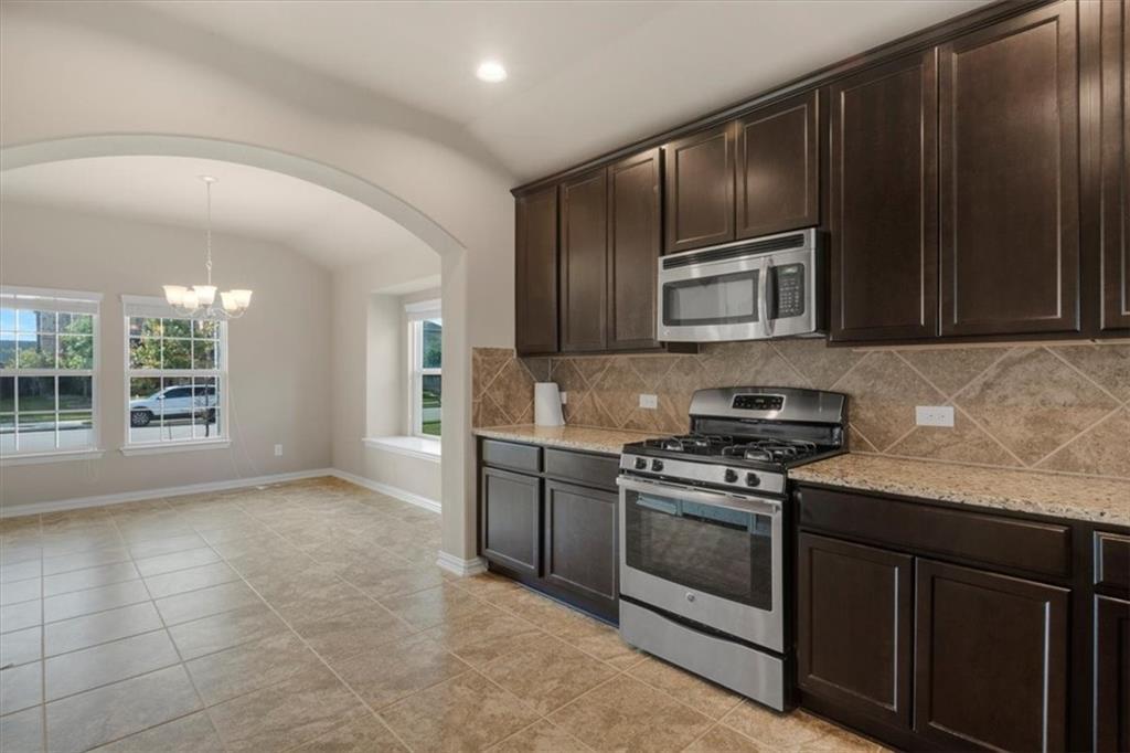 8233 Arezzo Dr Property Photo 6