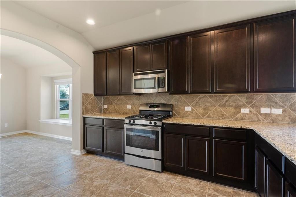 8233 Arezzo Dr Property Photo 8