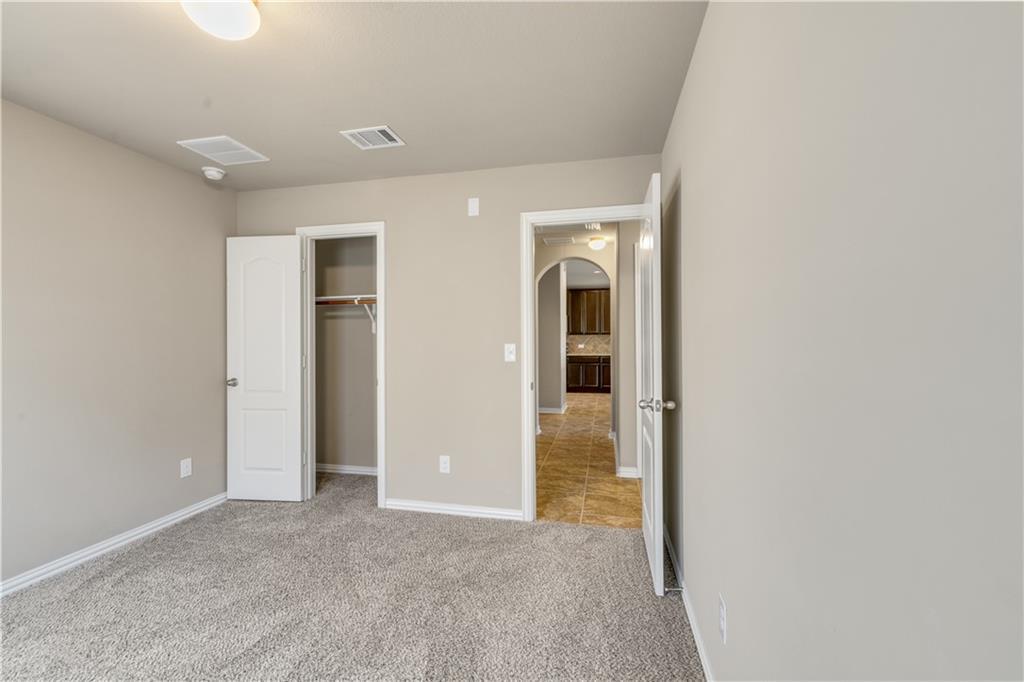 8233 Arezzo Dr Property Photo 17