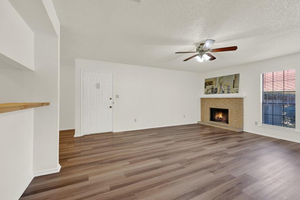 1202 Thorpe Ln #701 Property Photo 4