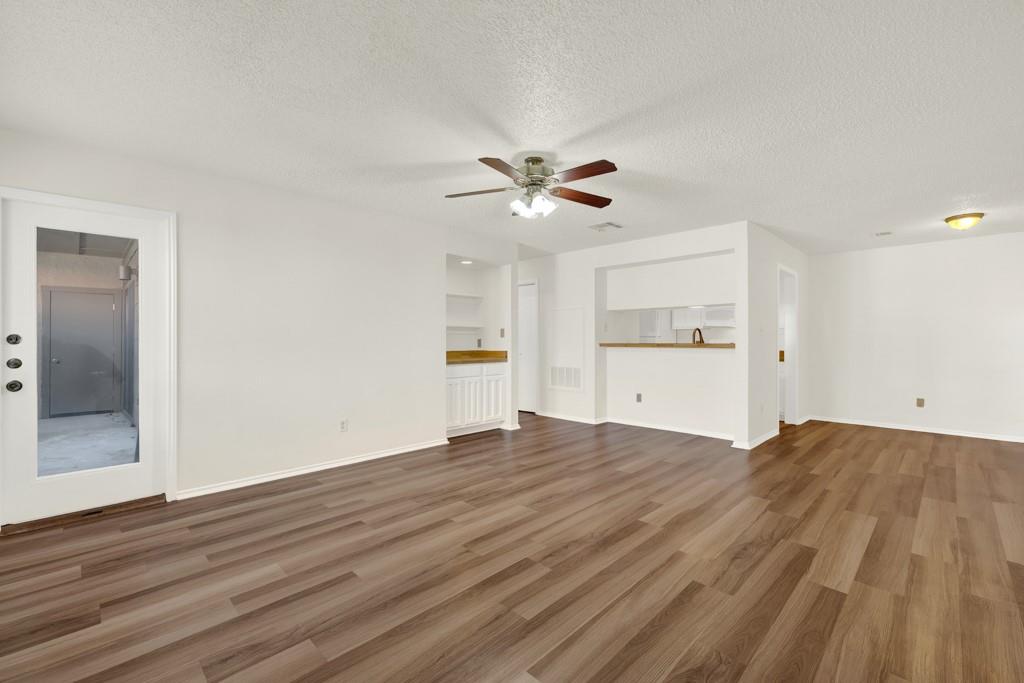 1202 Thorpe Ln #701 Property Photo 6