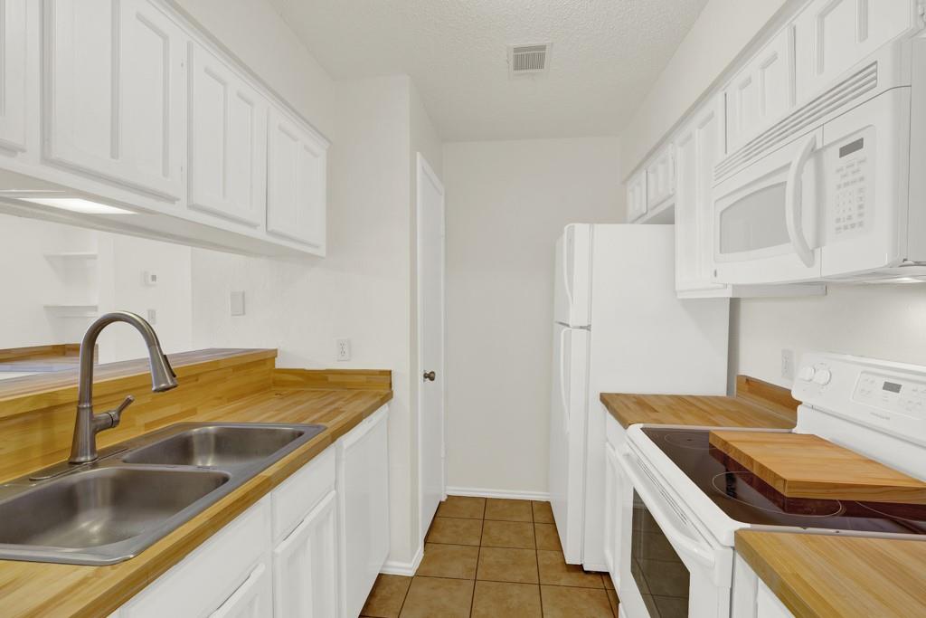 1202 Thorpe Ln #701 Property Photo 14
