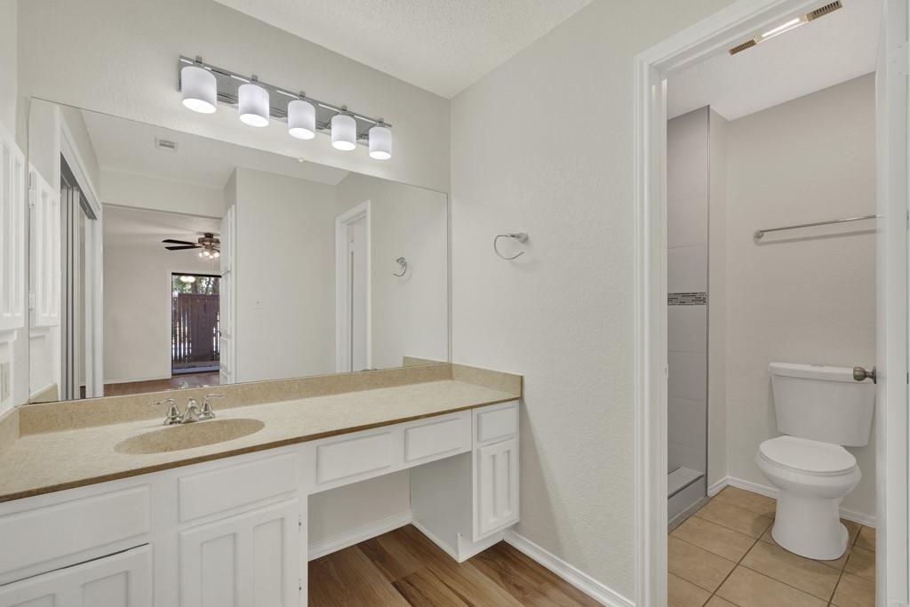1202 Thorpe Ln #701 Property Photo 22
