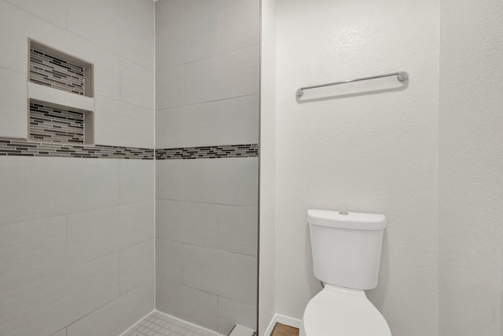1202 Thorpe Ln #701 Property Photo 23