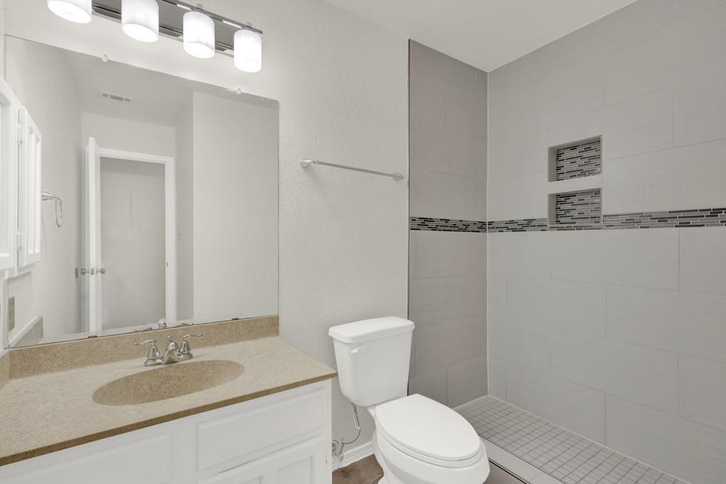 1202 Thorpe Ln #701 Property Photo 24