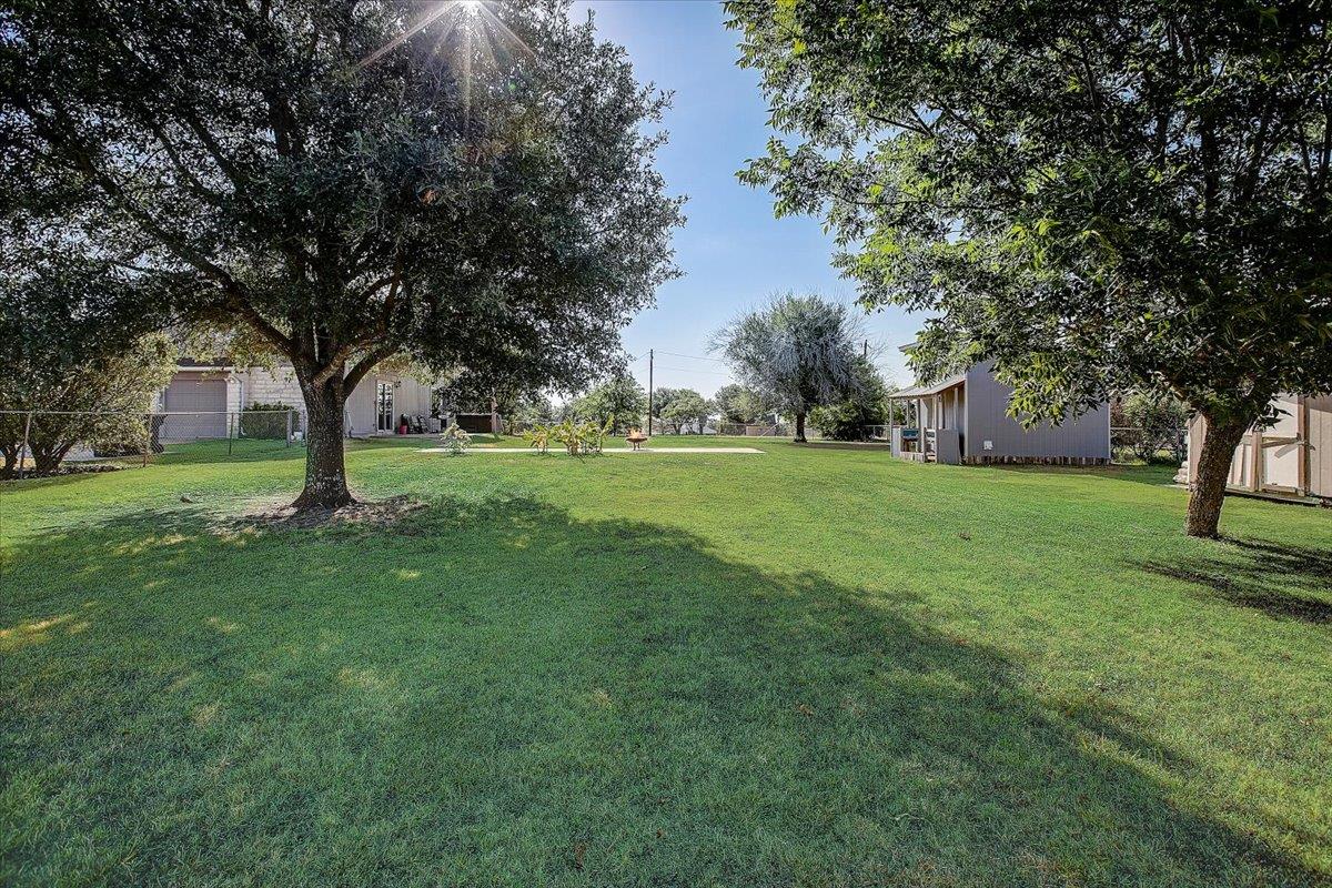 102 Clarks Grove Ln Property Photo 31