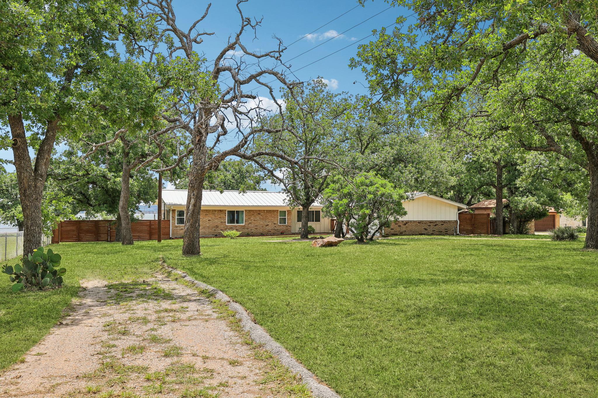 114 Agarita Dr Property Photo 35