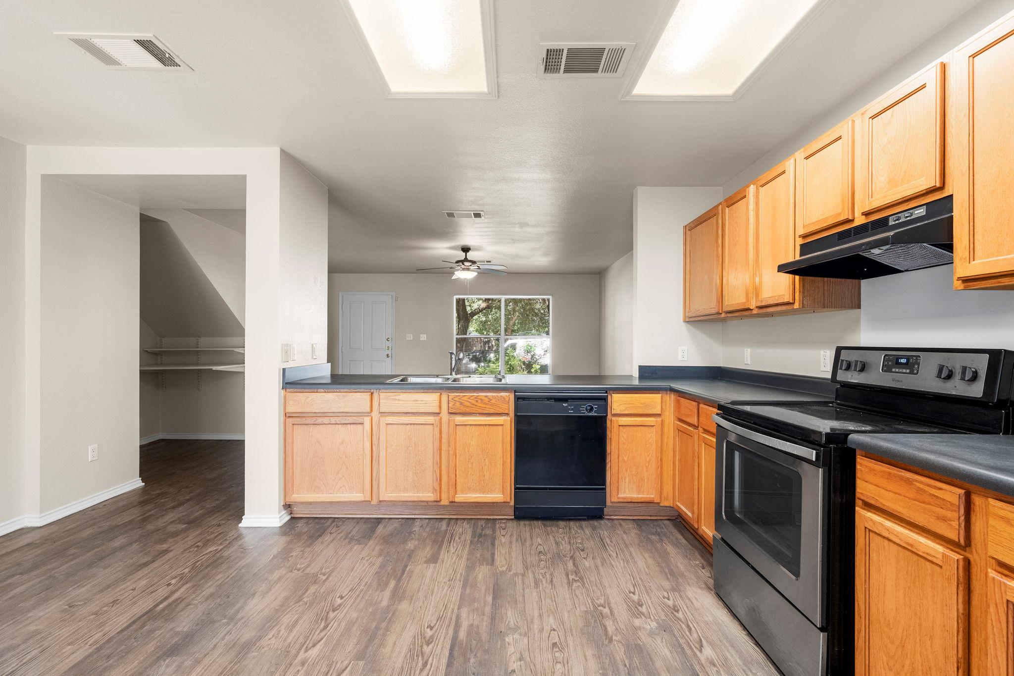 10643 Marshitahs Way Property Photo 13