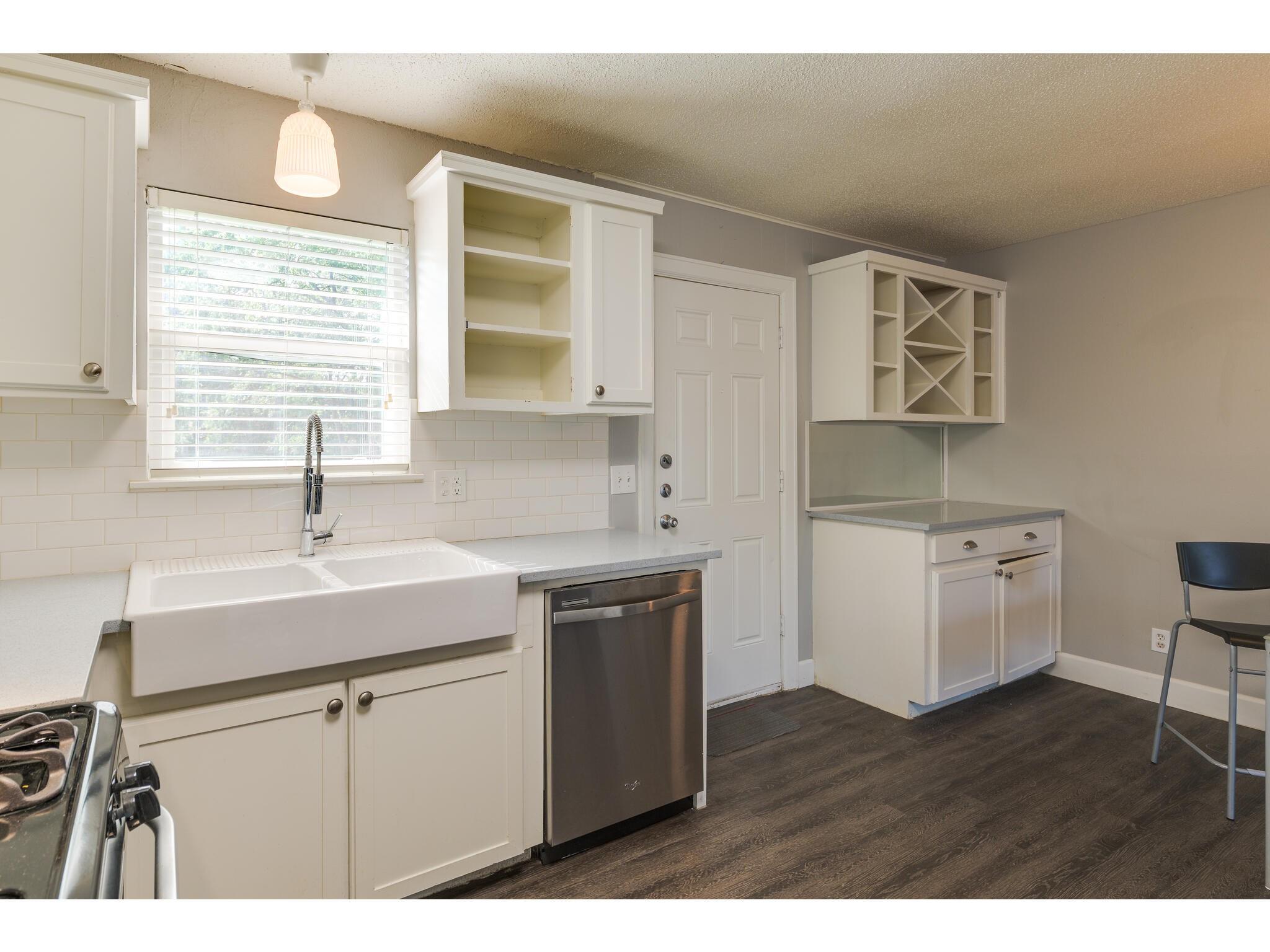 1606 Parker Ln Property Photo 12