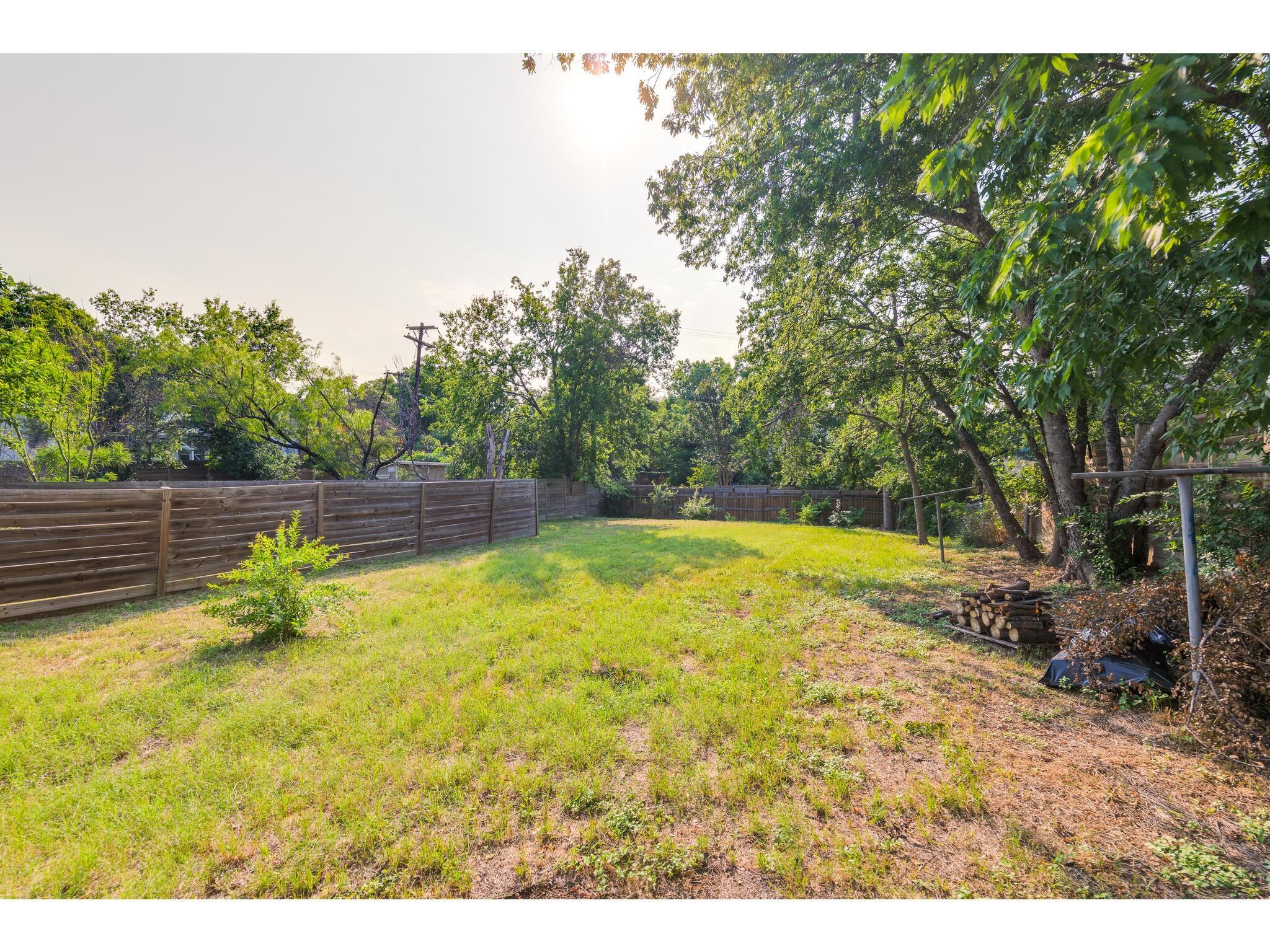 1606 Parker Ln Property Photo 19