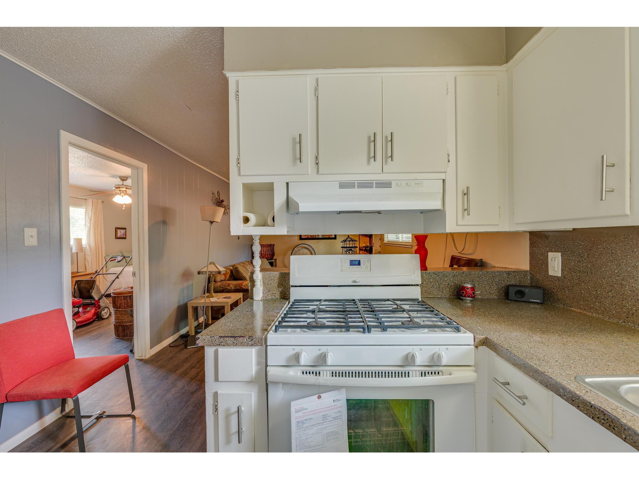 1606 Parker Ln Property Photo 23