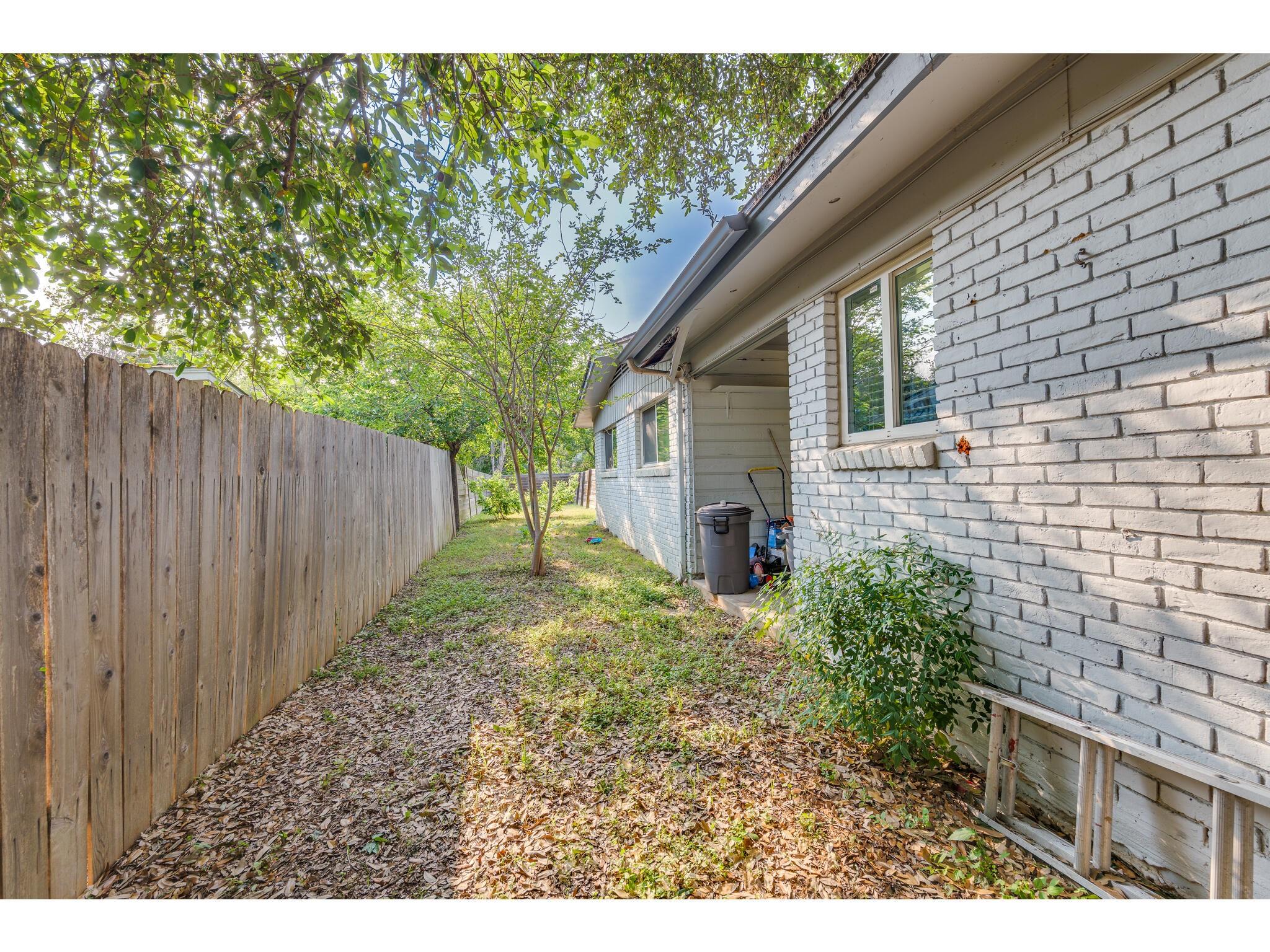 1606 Parker Ln Property Photo 31