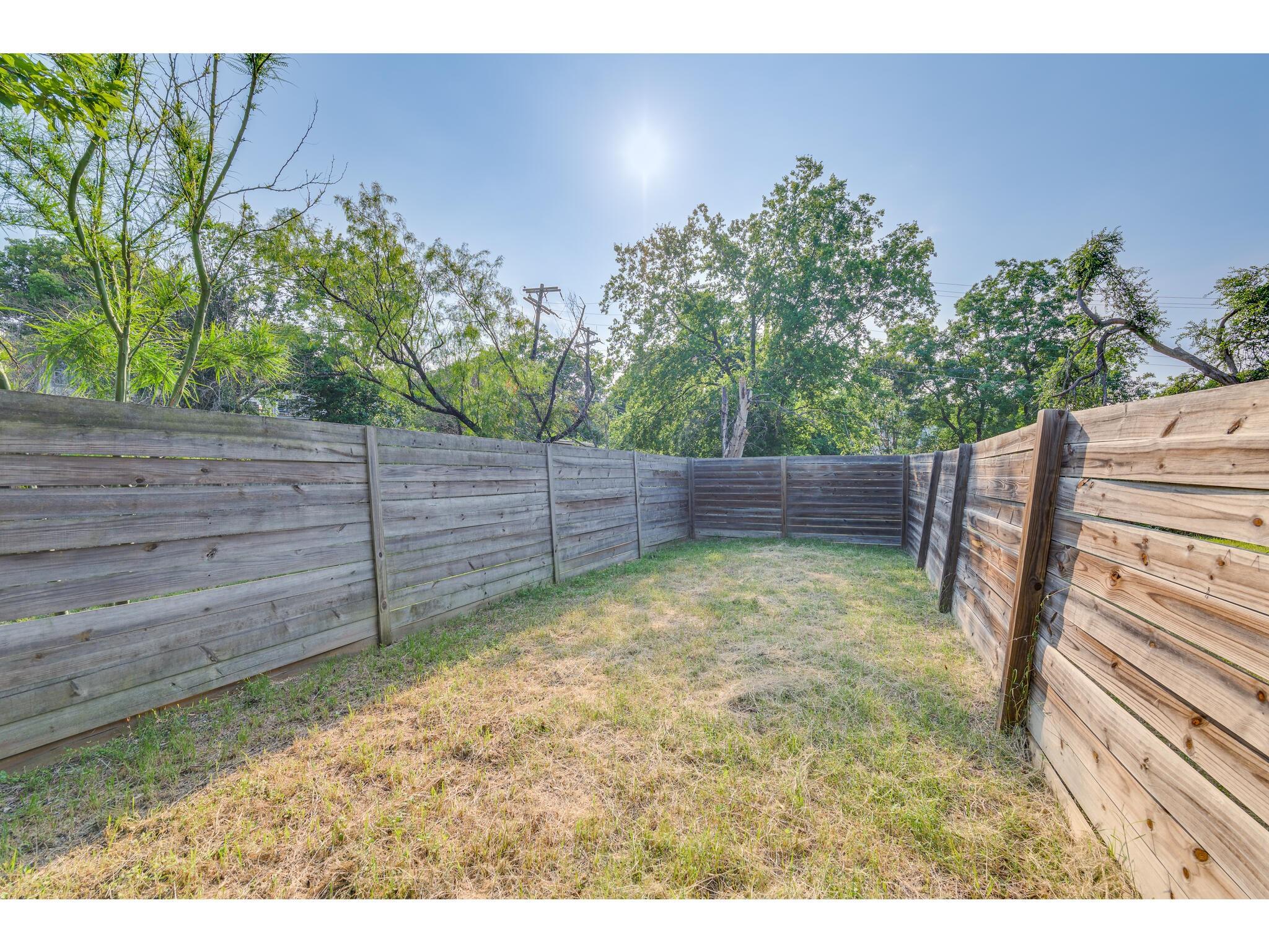 1606 Parker Ln Property Photo 32