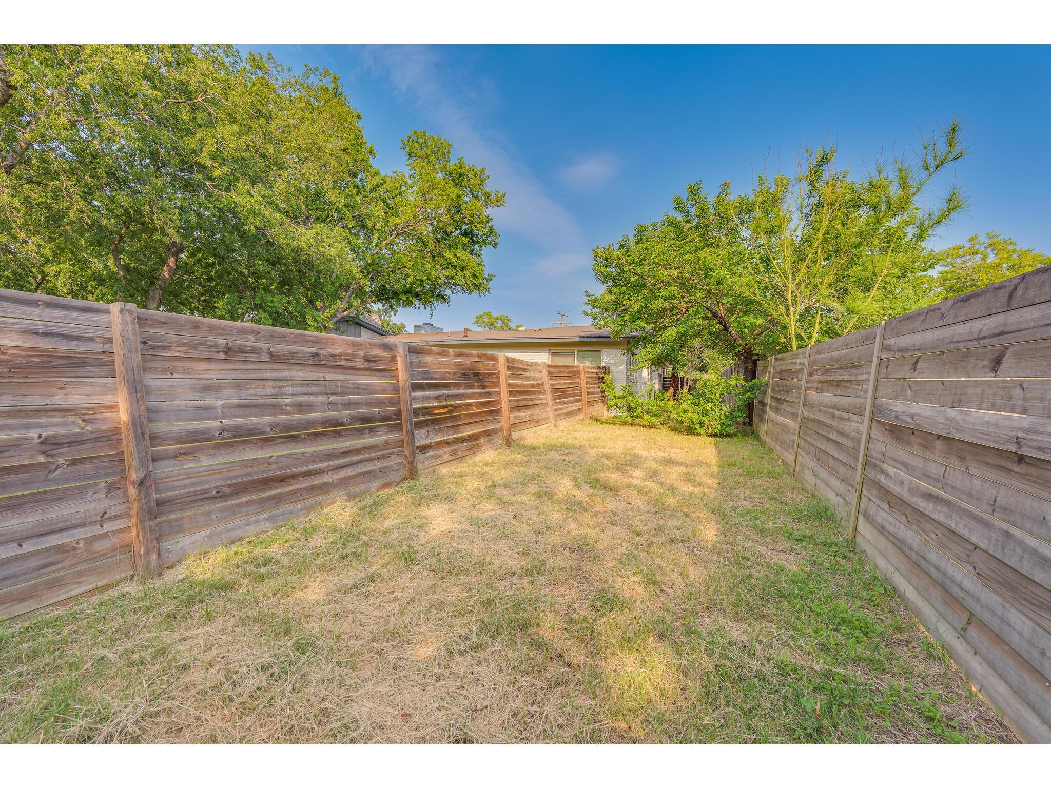 1606 Parker Ln Property Photo 33