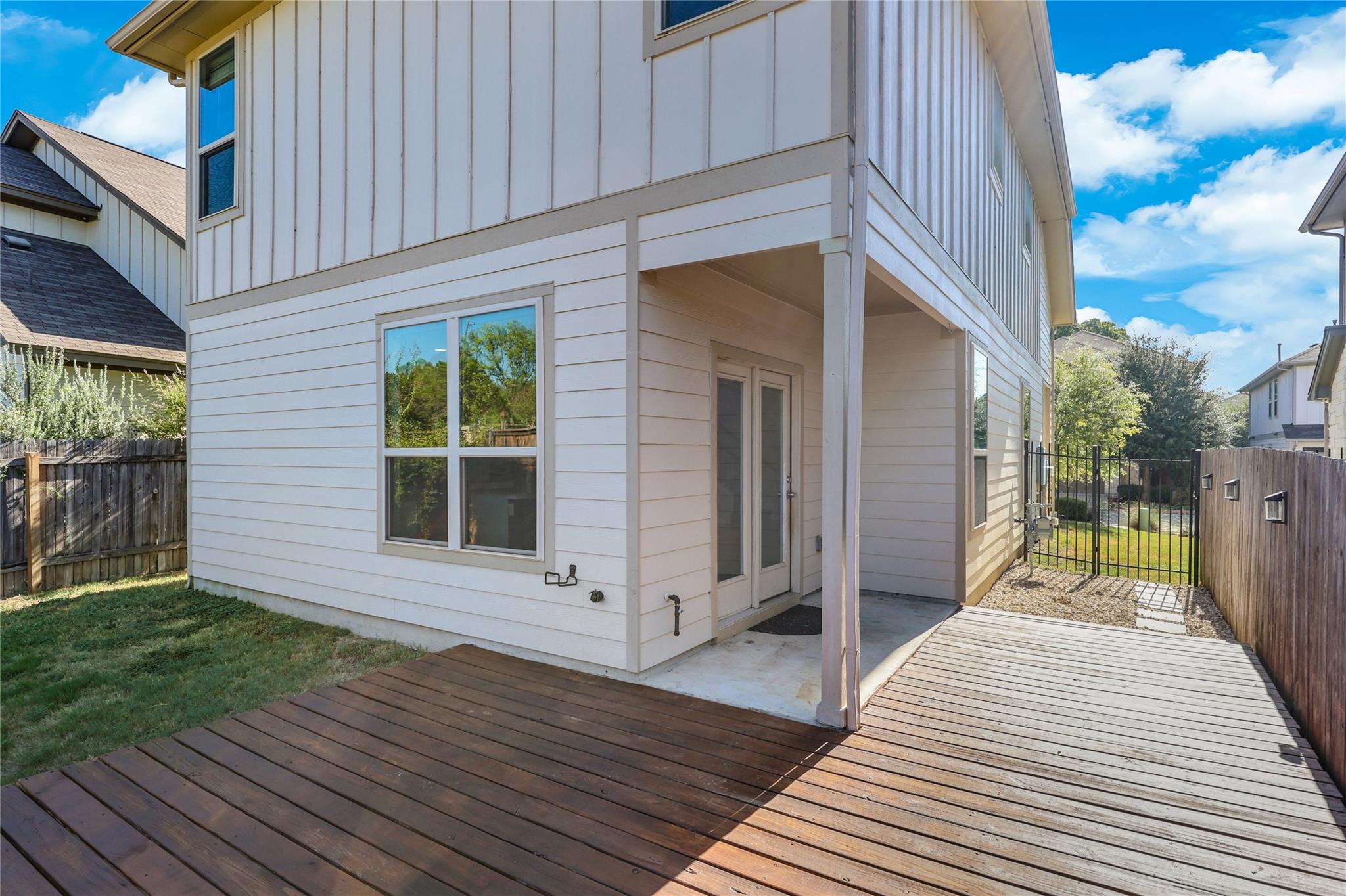 913 Boatswain Way Property Photo 6
