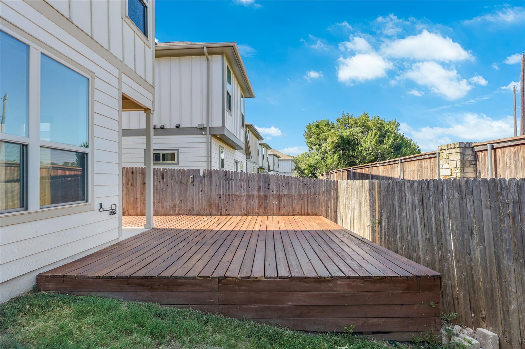 913 Boatswain Way Property Photo 32