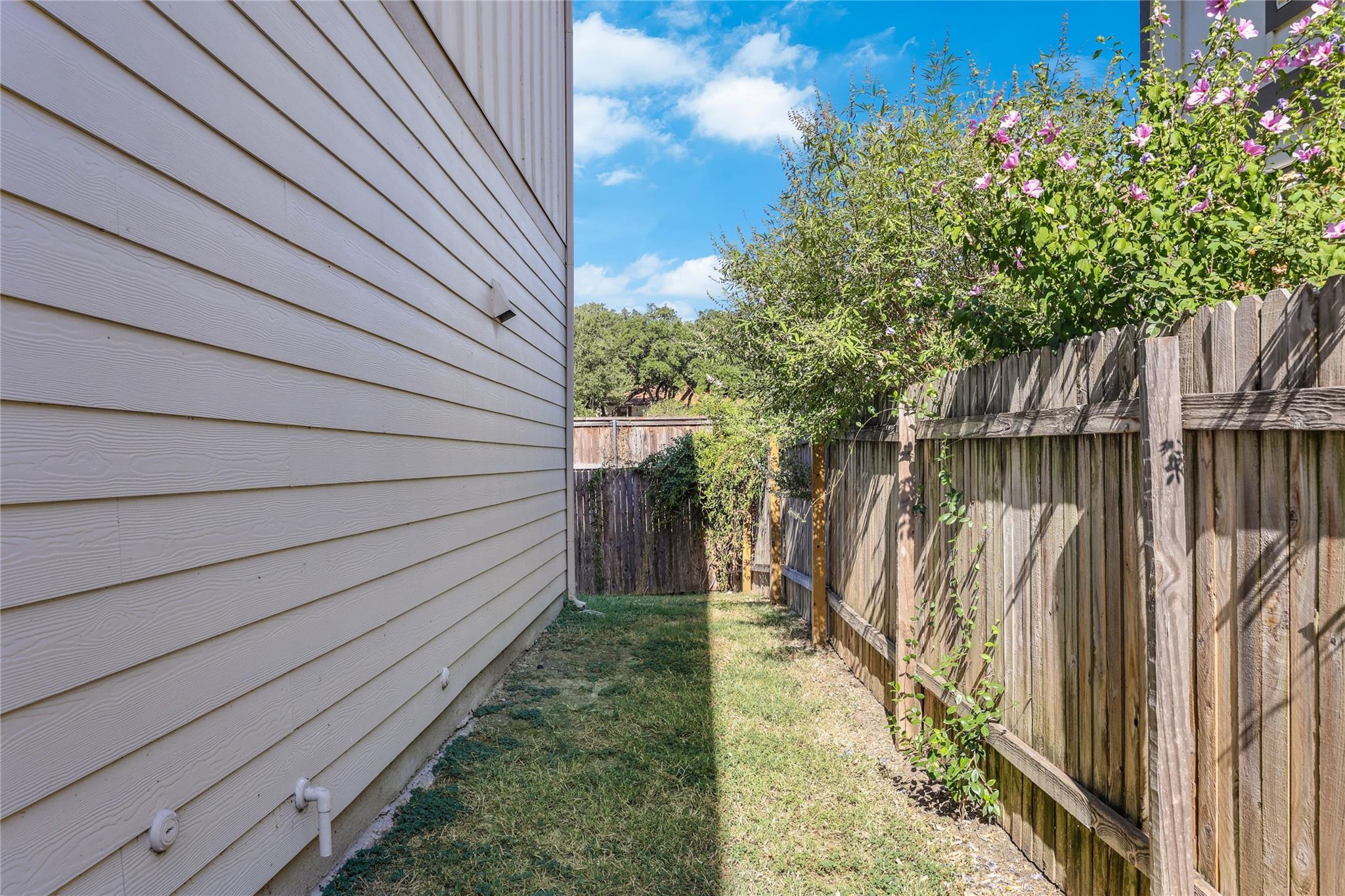 913 Boatswain Way Property Photo 36