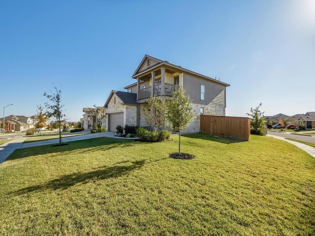1100 April Meadows Loop Property Photo 3