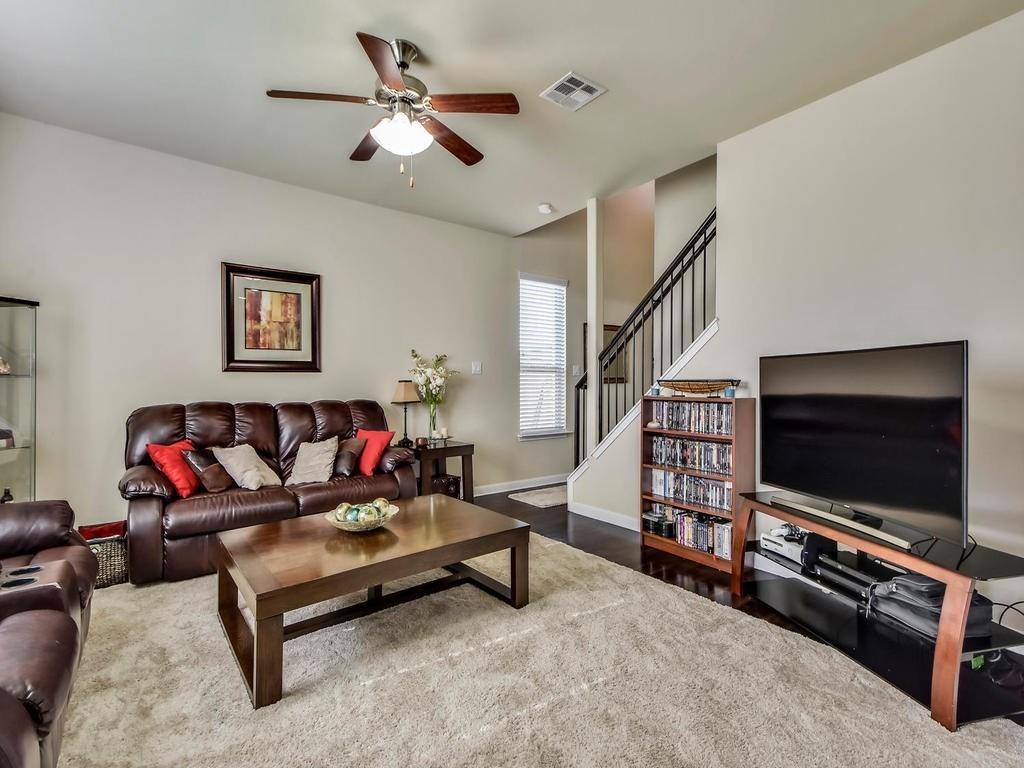 1100 April Meadows Loop Property Photo 4