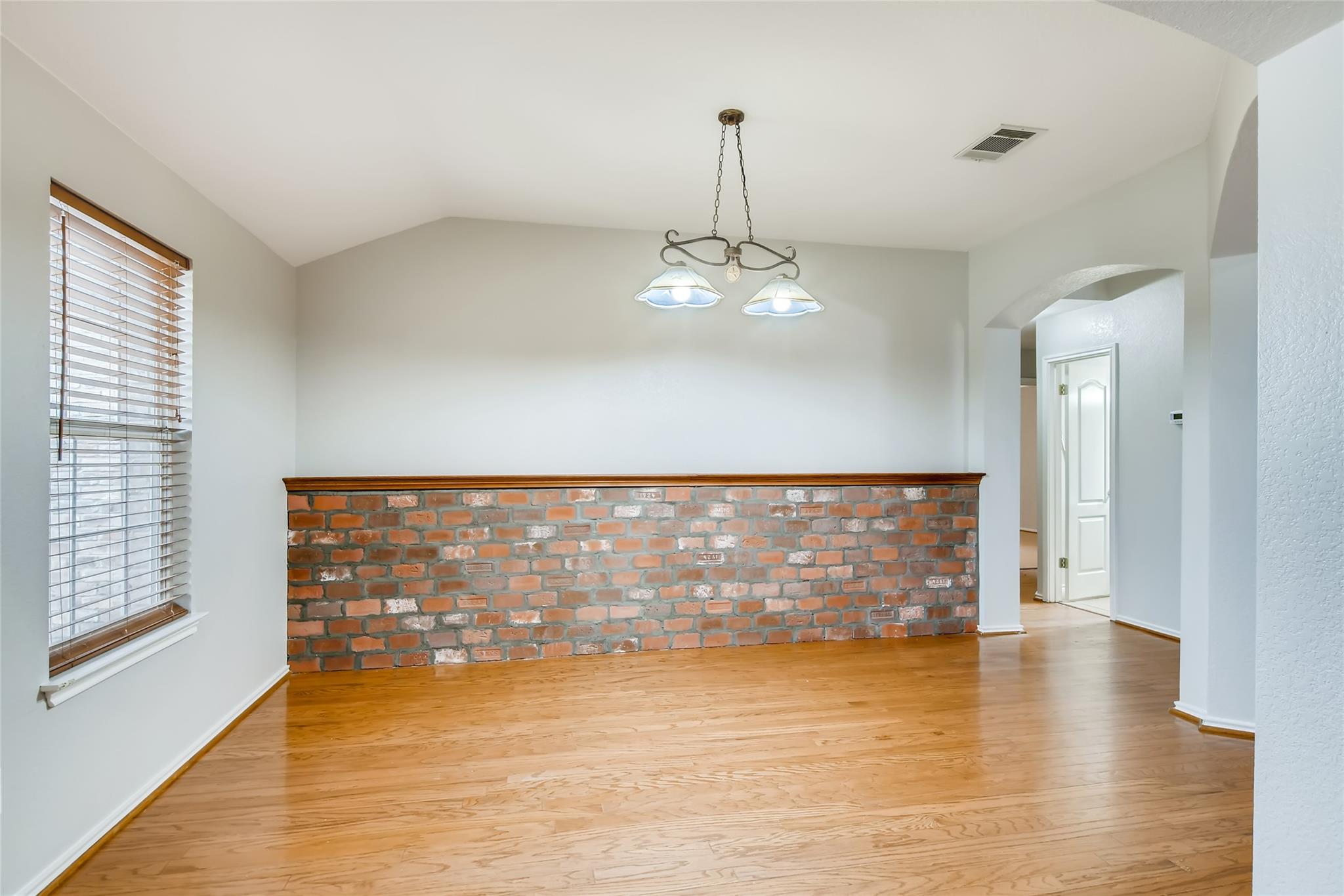 1504 Julianas Way Property Photo 4