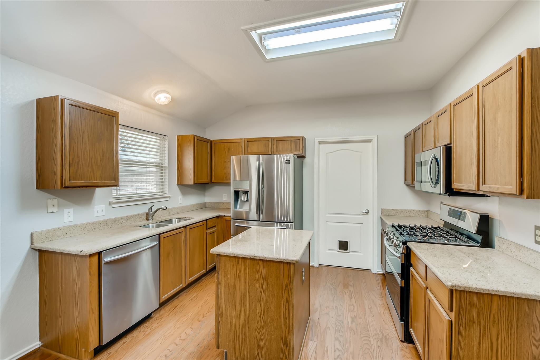 1504 Julianas Way Property Photo 5