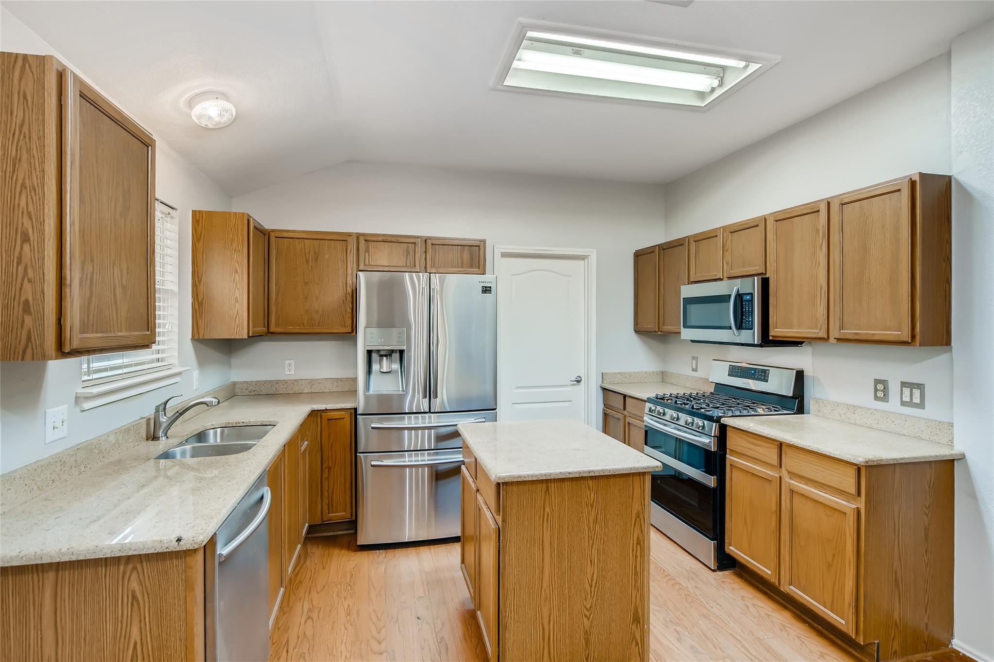 1504 Julianas Way Property Photo 6