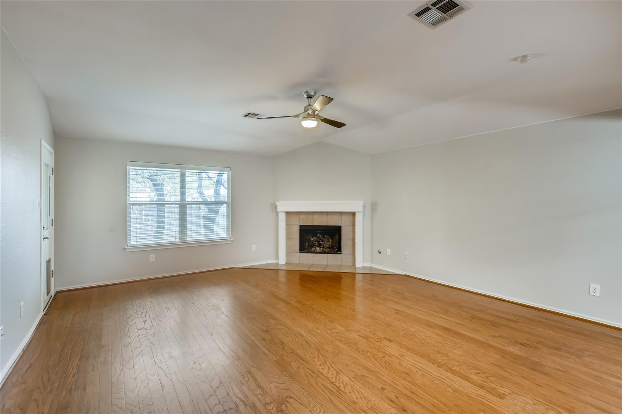 1504 Julianas Way Property Photo 8