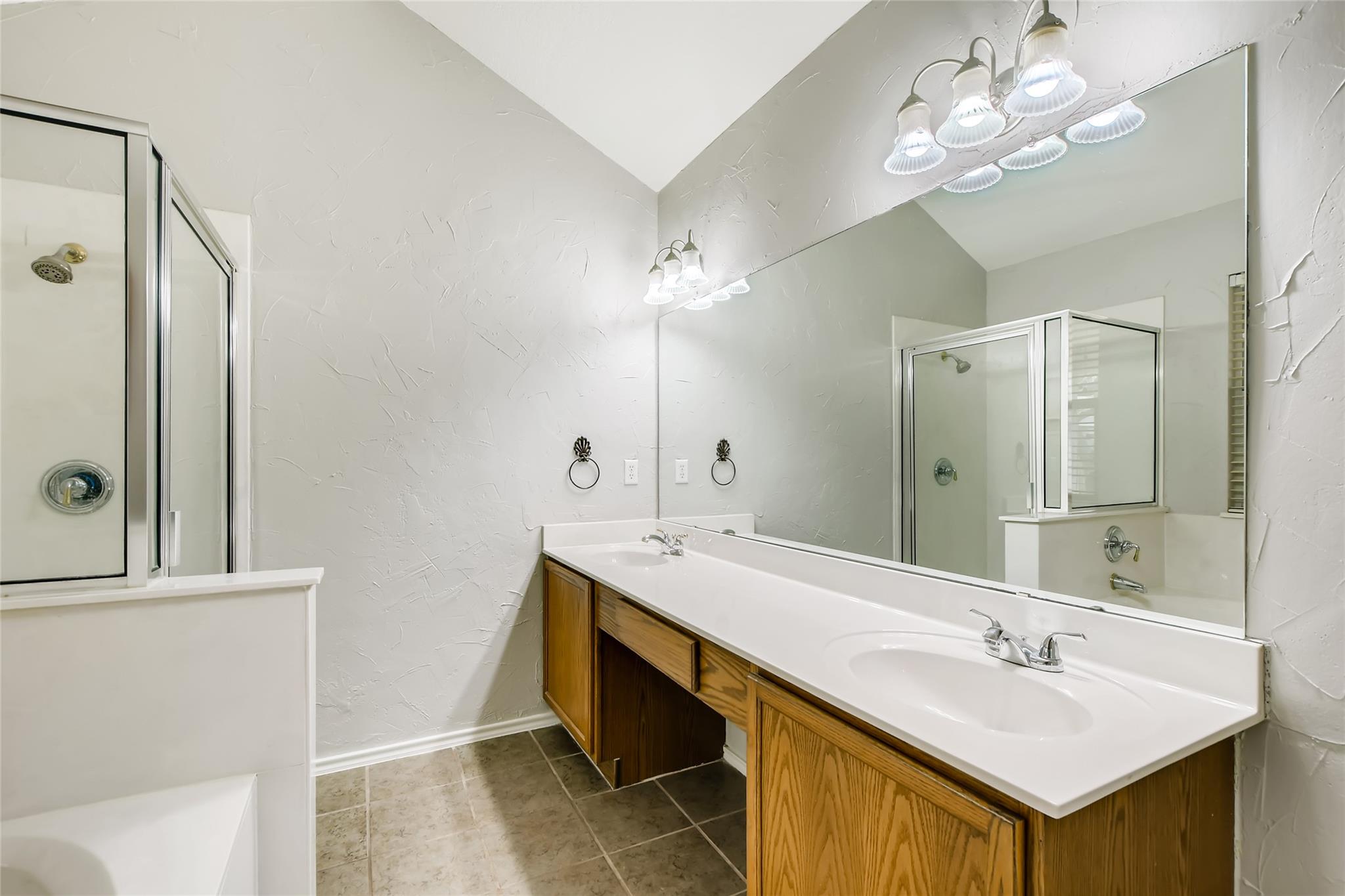 1504 Julianas Way Property Photo 12