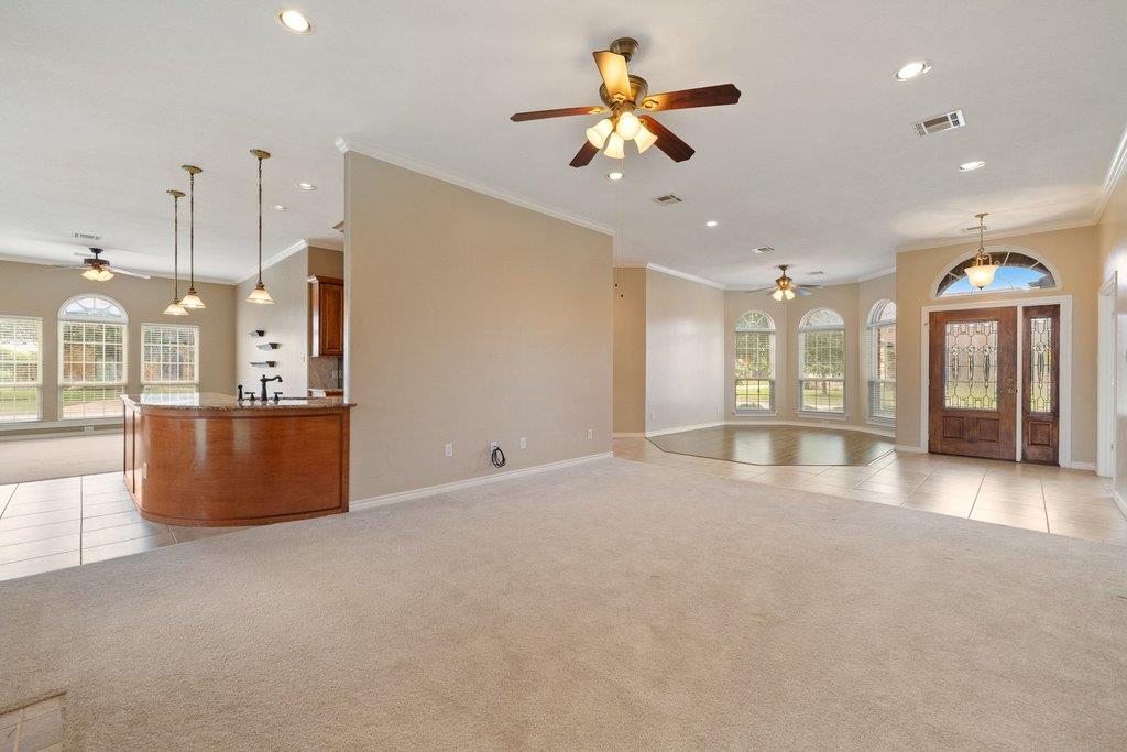 100 Davis Ct Property Photo 8