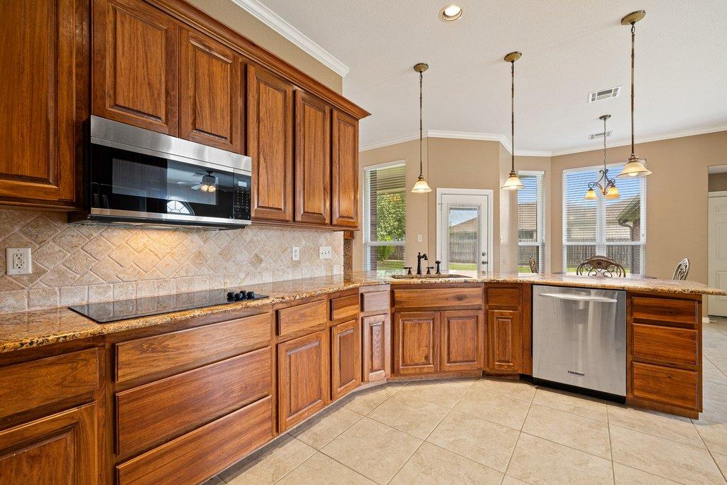 100 Davis Ct Property Photo 13
