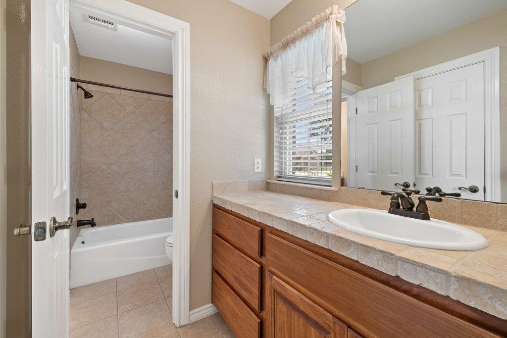 100 Davis Ct Property Photo 33