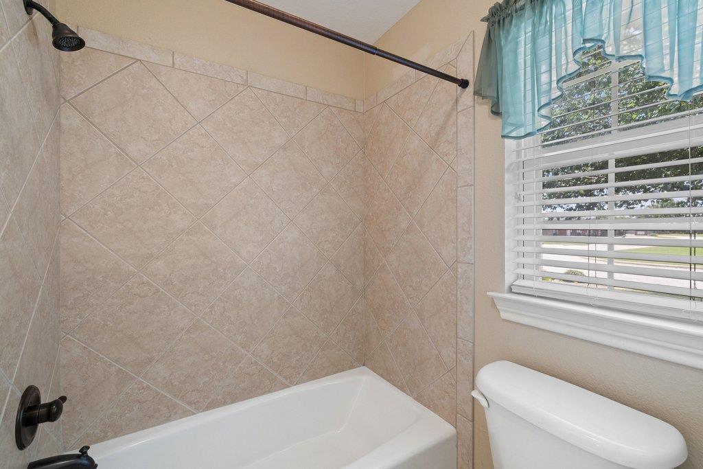 100 Davis Ct Property Photo 36