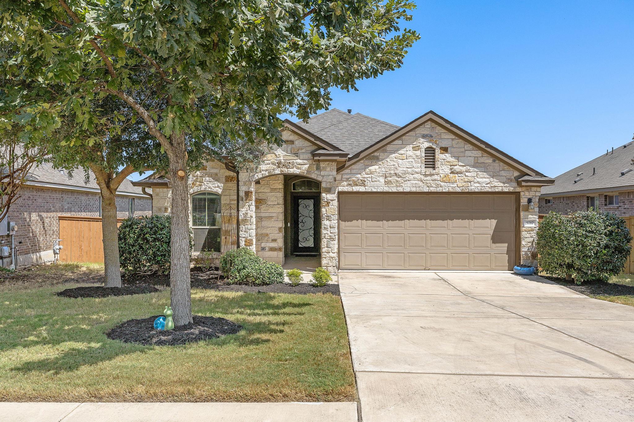 5717 Scenic Lake Dr Property Photo 1