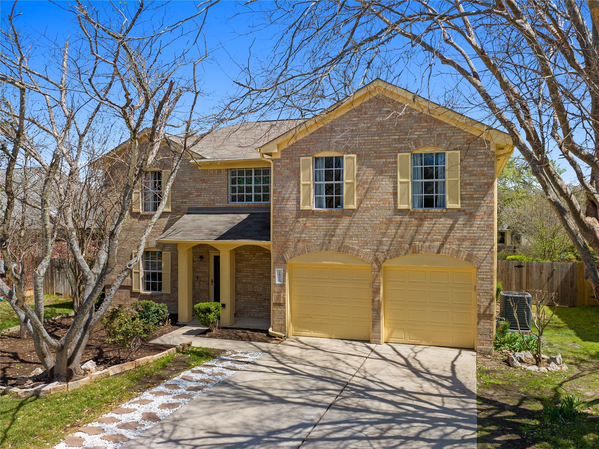 2608 Oakwood Glen Dr Property Photo 1