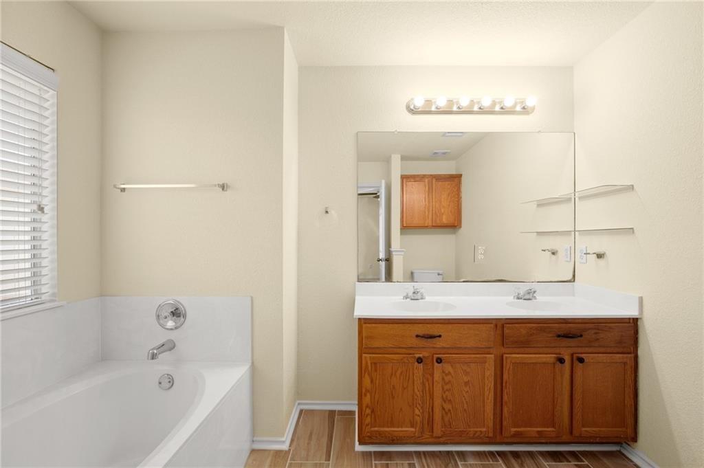 1825 Golden Sunrise Ln Property Photo 21