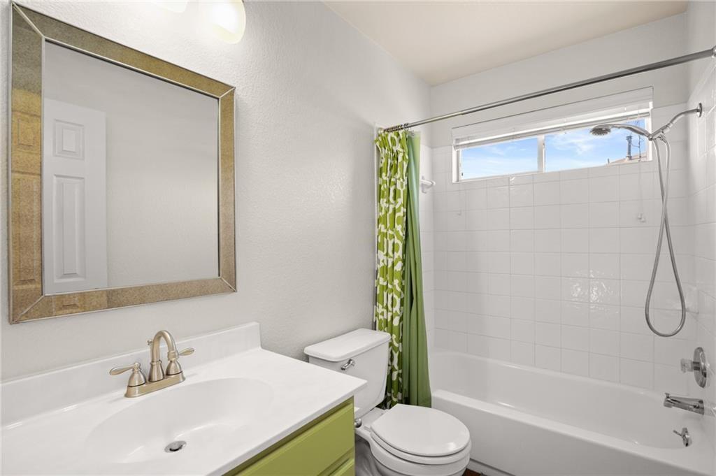 1825 Golden Sunrise Ln Property Photo 27