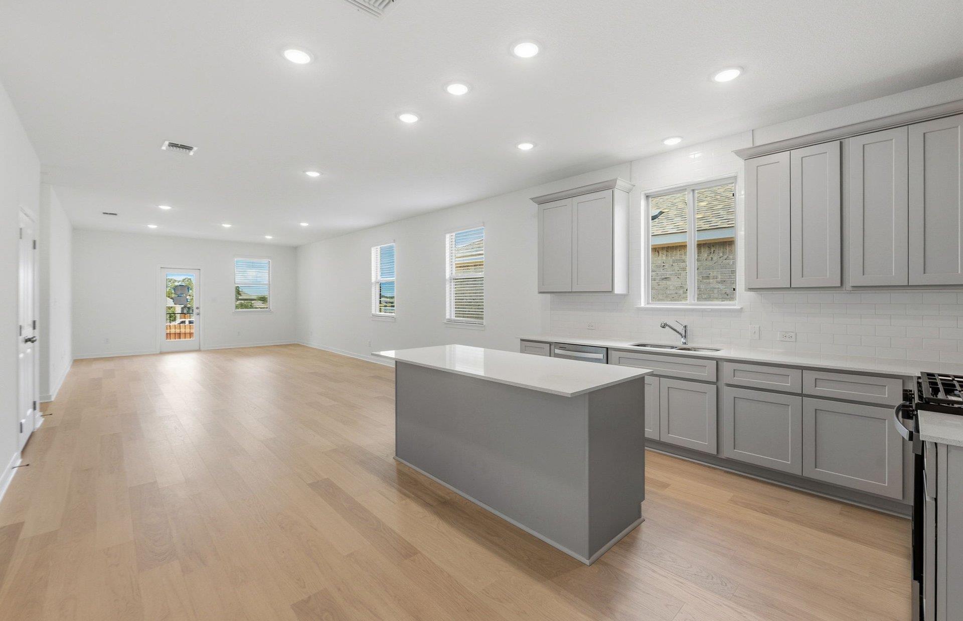 112 Blackfoot Daisy Path Property Photo 4