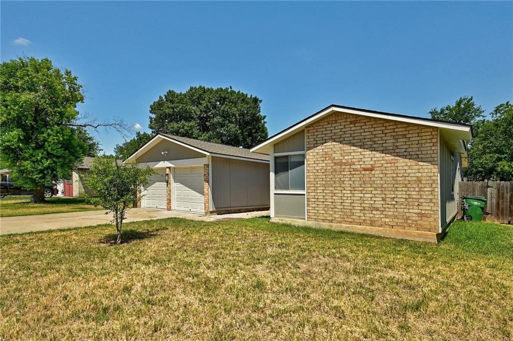 906 Cactus Dr Property Photo 2