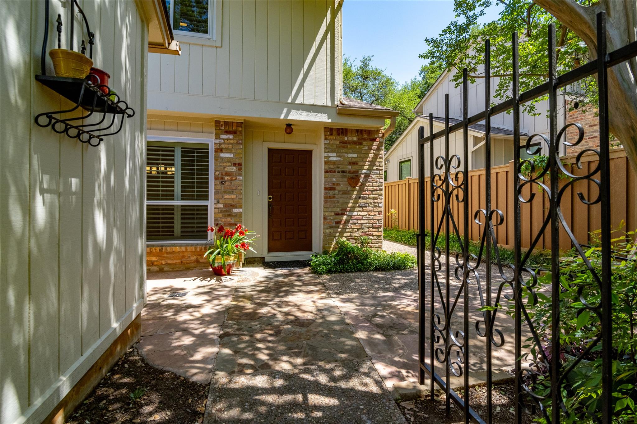 8227 Summer Place Dr Property Photo 1